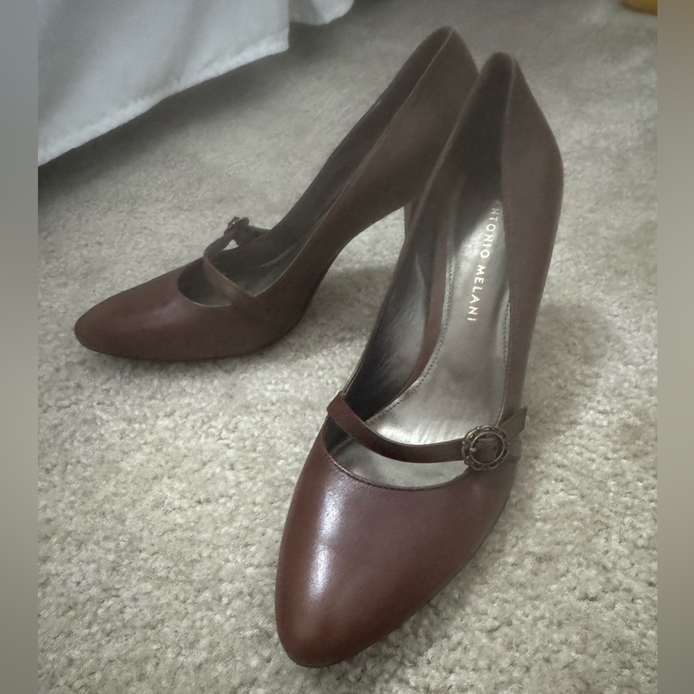 Antonio Melani Brown Heels Glove Fit